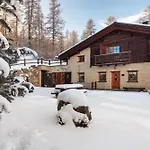 Royal Chalet *